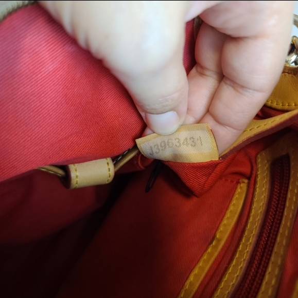 Dooney and Bourke white leather bag - Picture 13 of 14